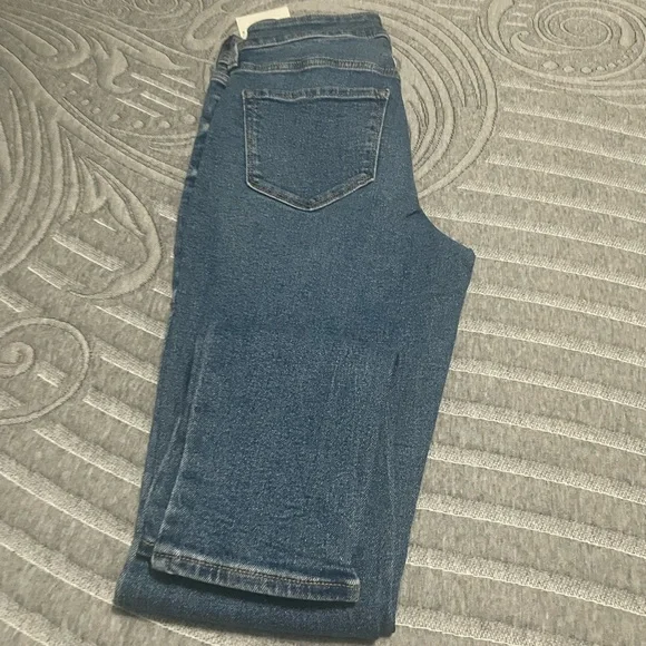 Old Navy, New with tags size 2 super skinny, Rock Star high rise jeans. - Picture 1 of 3